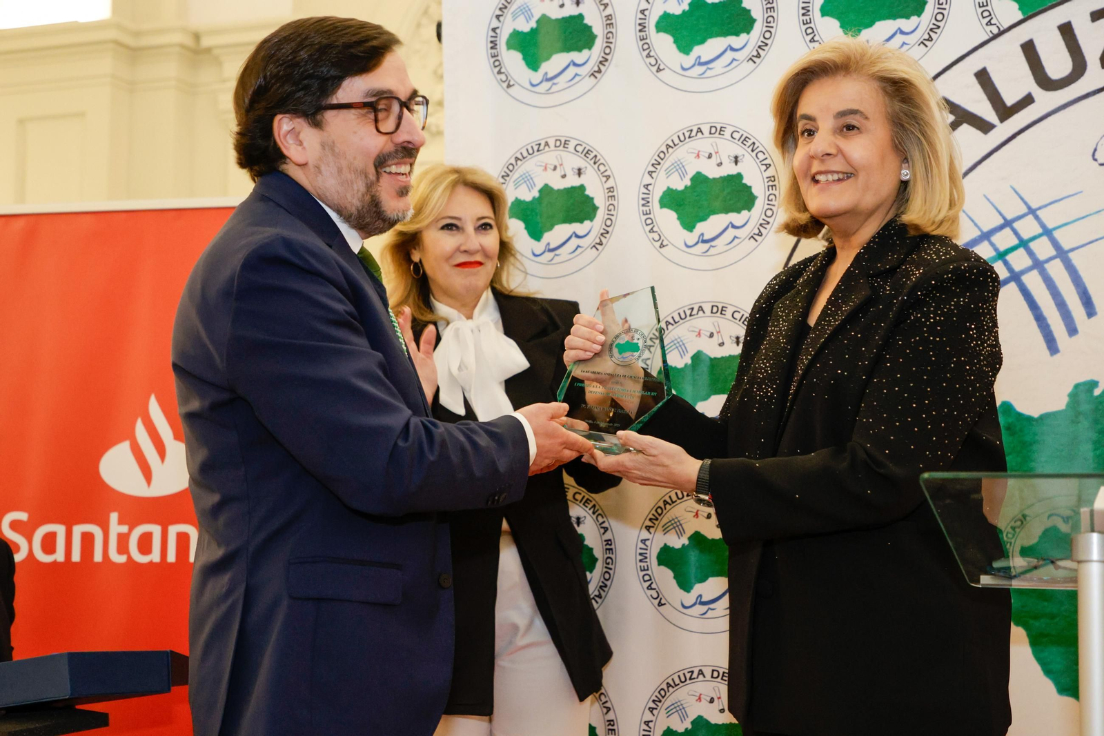I Premio a la Trayectoria ejemplar en defensa de Andalucía a Fátima Báñez y a Jaime Montaner Roselló
