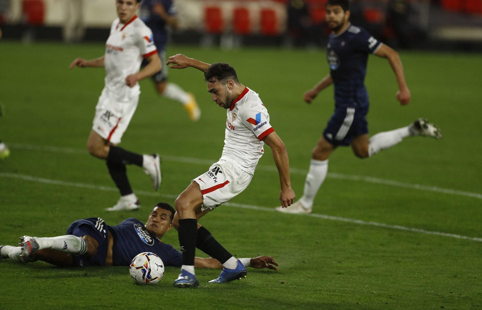 Munir dispara para anotar el cuatro a dos definitivo.