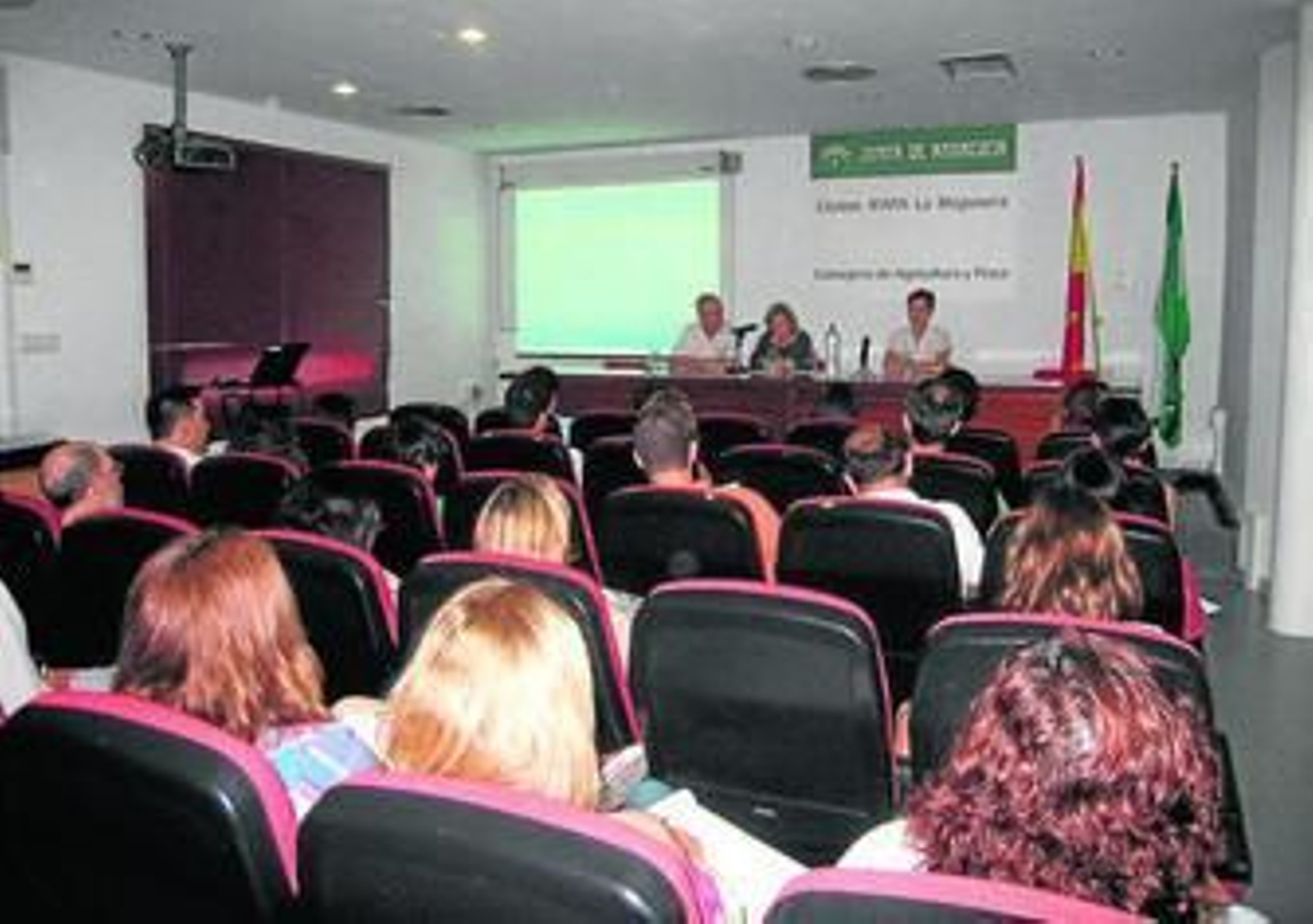 El centro que posee el Ifapa en La Mojonera congrega cada año a más de 2.000 asistentes a sus cursos y jornadas.