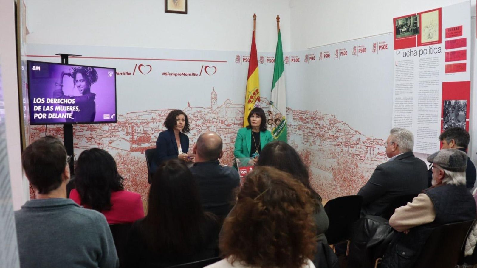 Micaela Navarro, durante la tertulia.