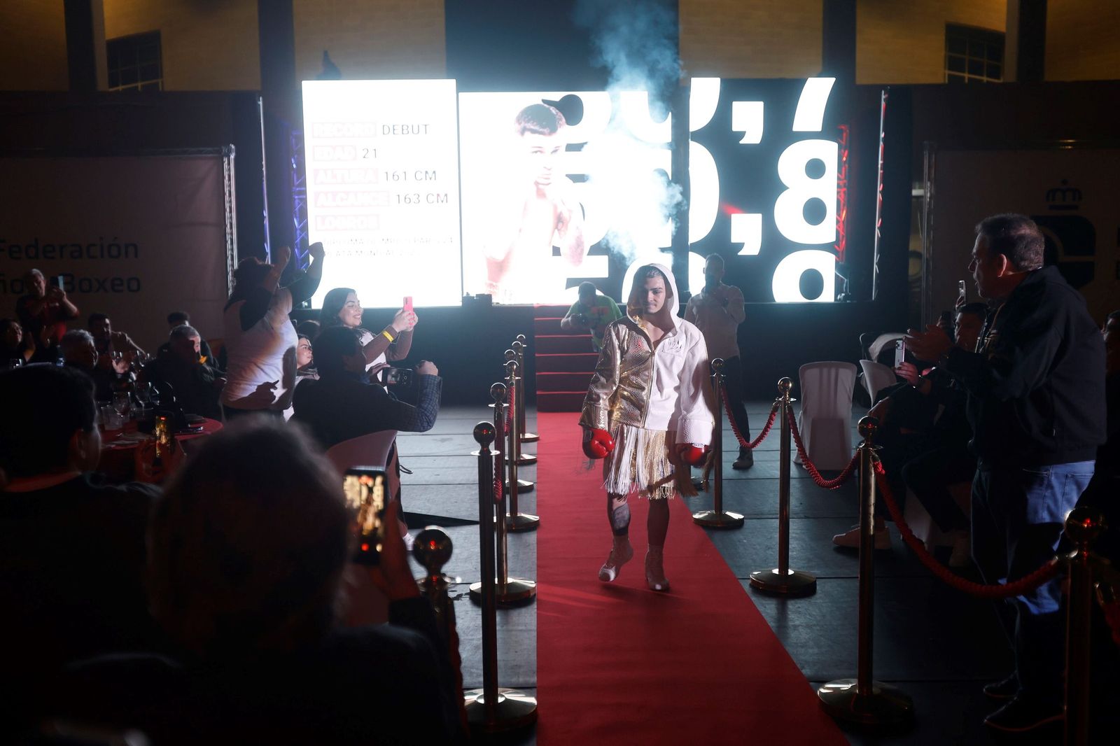 Las mejores fotos del debut profesional de Rafa Lozano Jr. ante Kervin Romero