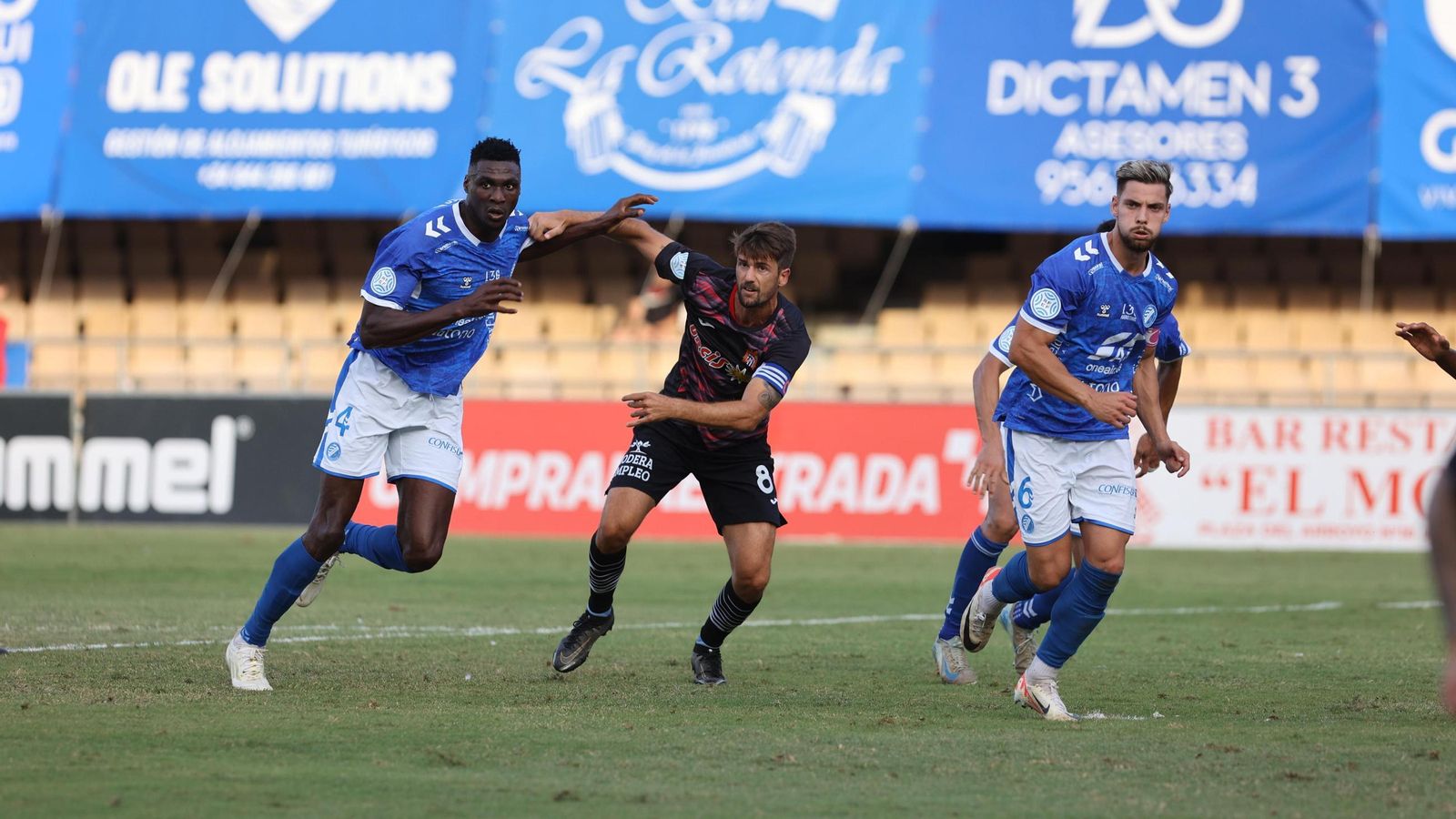 Udom regresó al centro de la defensa y fue una de las novedades en el once.