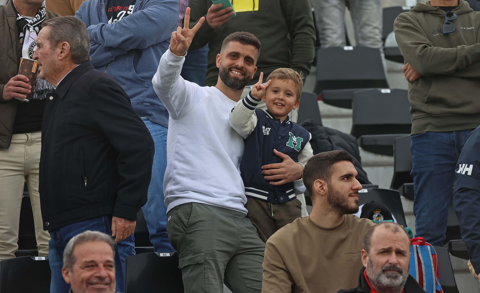 Búscate en el Ciudad de La Línea durante el Balona - San Roque de Lepe de Segunda RFEF