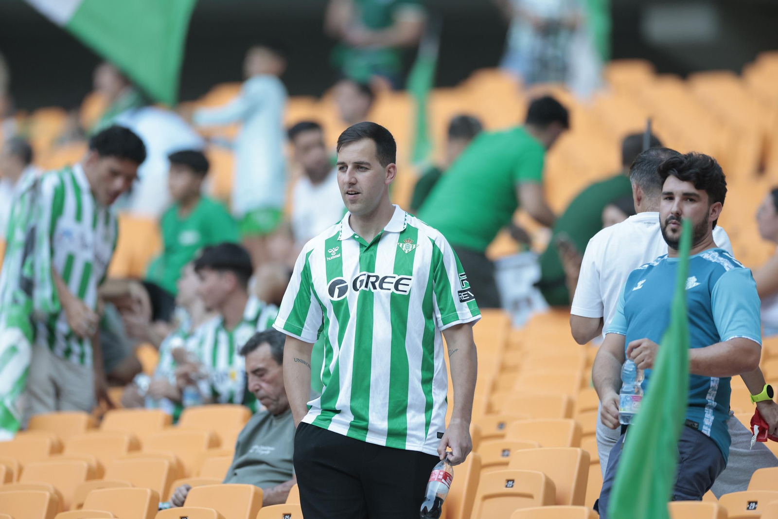 Búscate en las fotos del Betis - Alavés