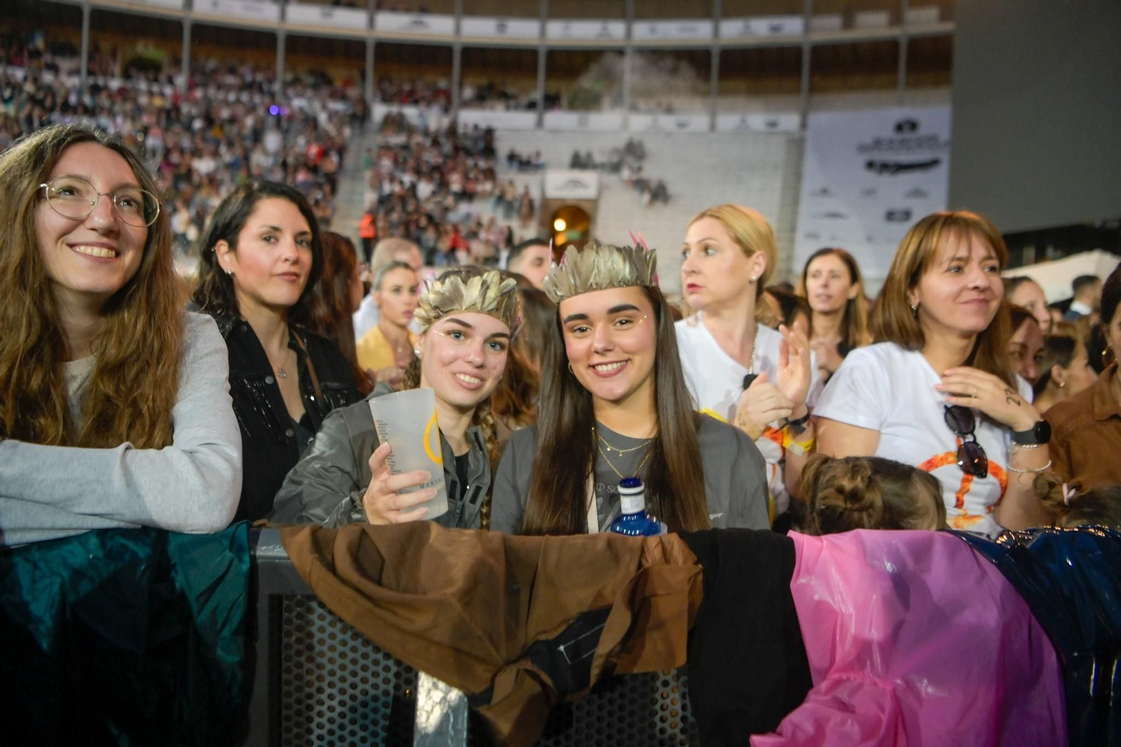 La lluvia de Granada no frena el baño de masas de un Manuel Carrasco ‘Salvaje’