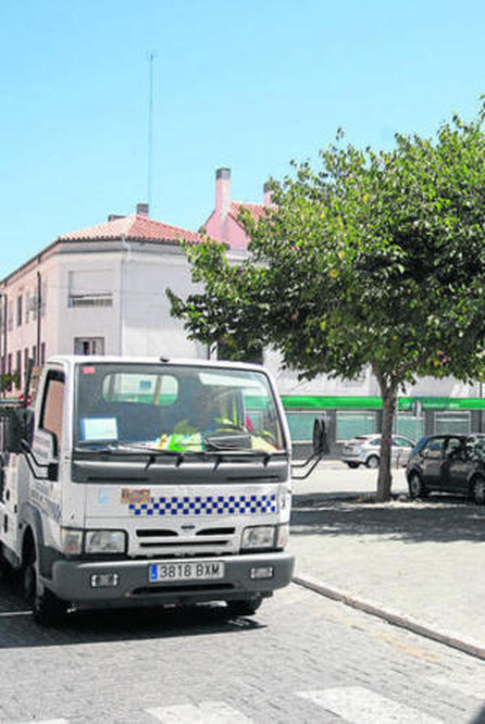 Una grúa municipal en una imagen de archivo.