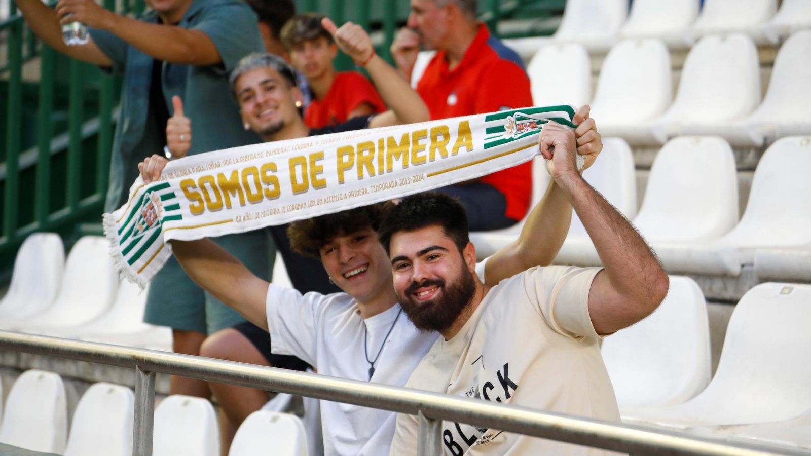 Búscate en las gradas del Arcángel en el Córdoba - Málaga CF
