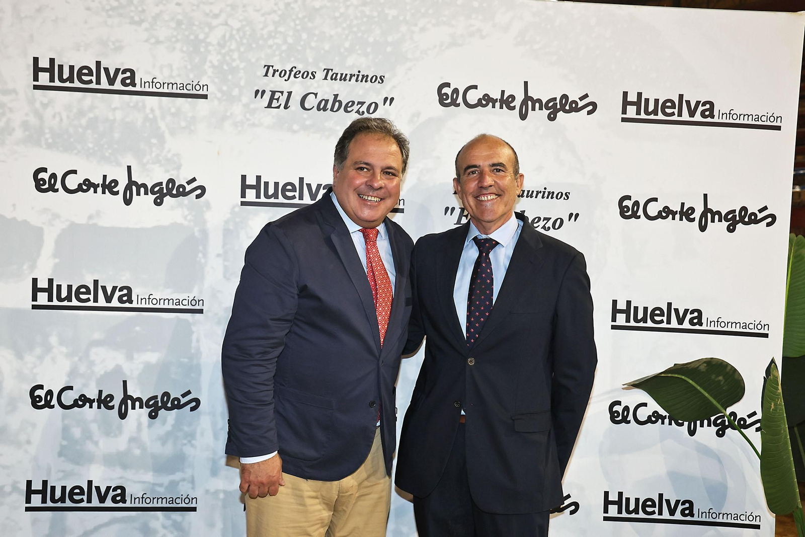 Imágenes del ambiente en la entrega de la XXXII edición de los premios taurinos "El Cabezo"