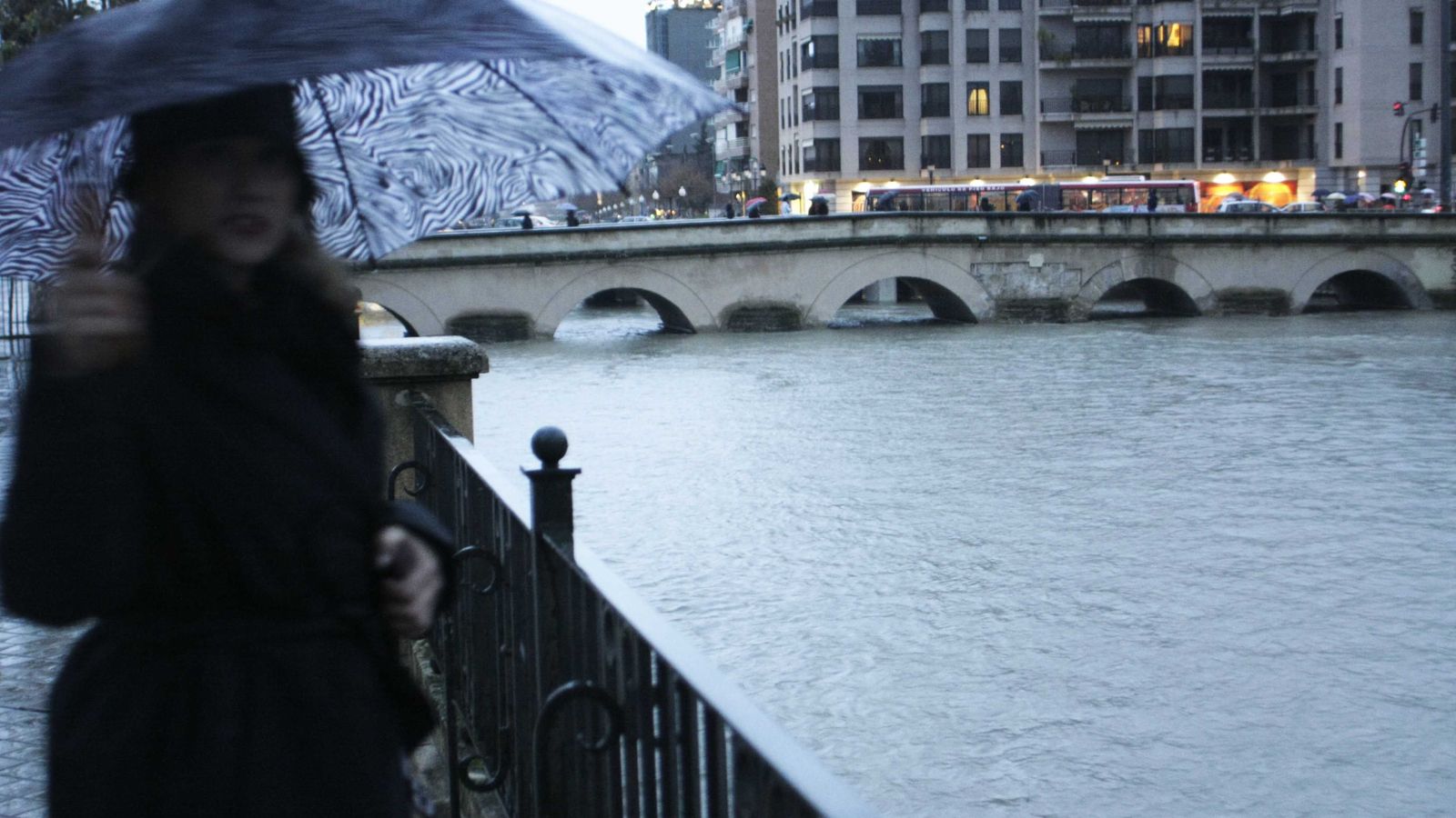 El Genil, tras una intensa tormenta en el año 2010.