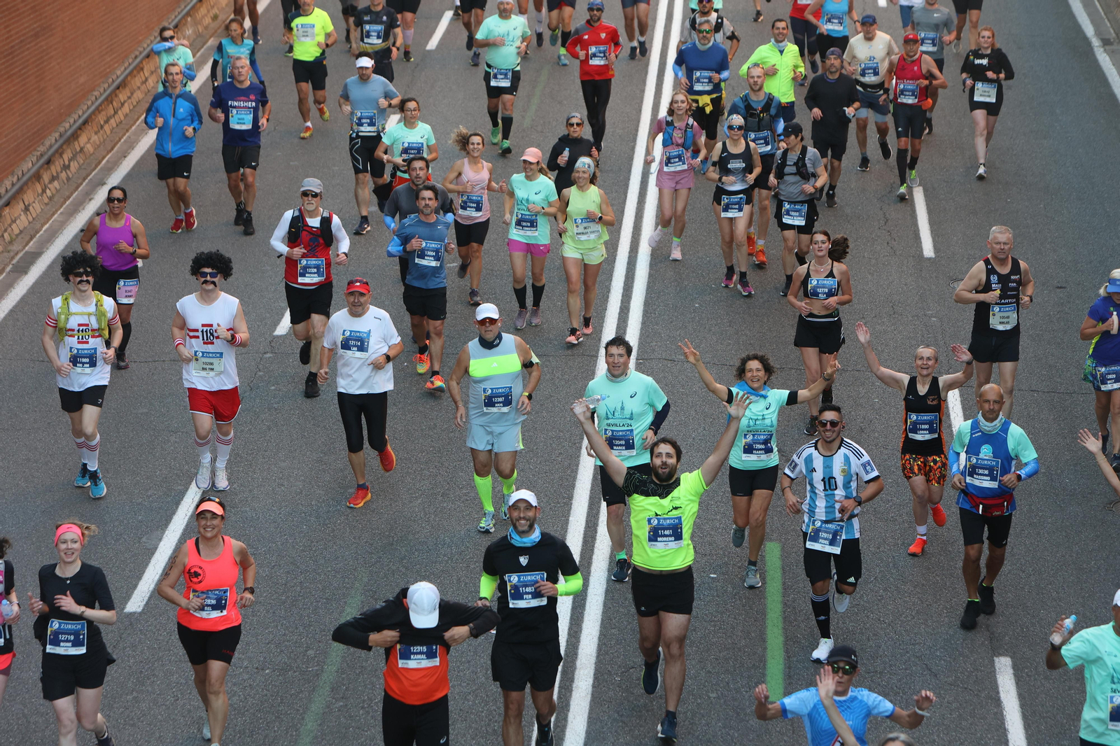Búscate en la Zurich maratón de Sevilla