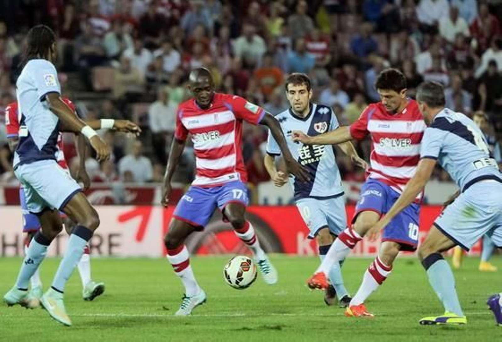 Con balas de fogueo (0-1)