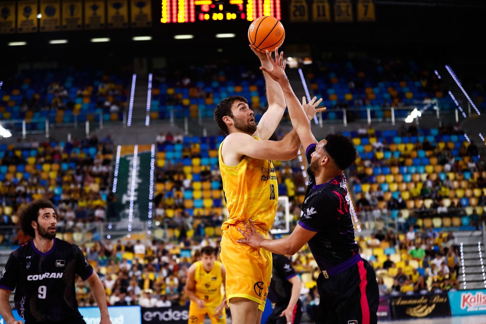 Las mejores imágenes del Gran Canaria-Covirán Granada