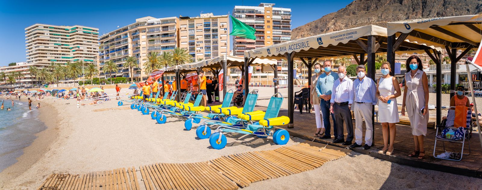 Presentación de las nuevas sillas anfibio en Aguadulce.