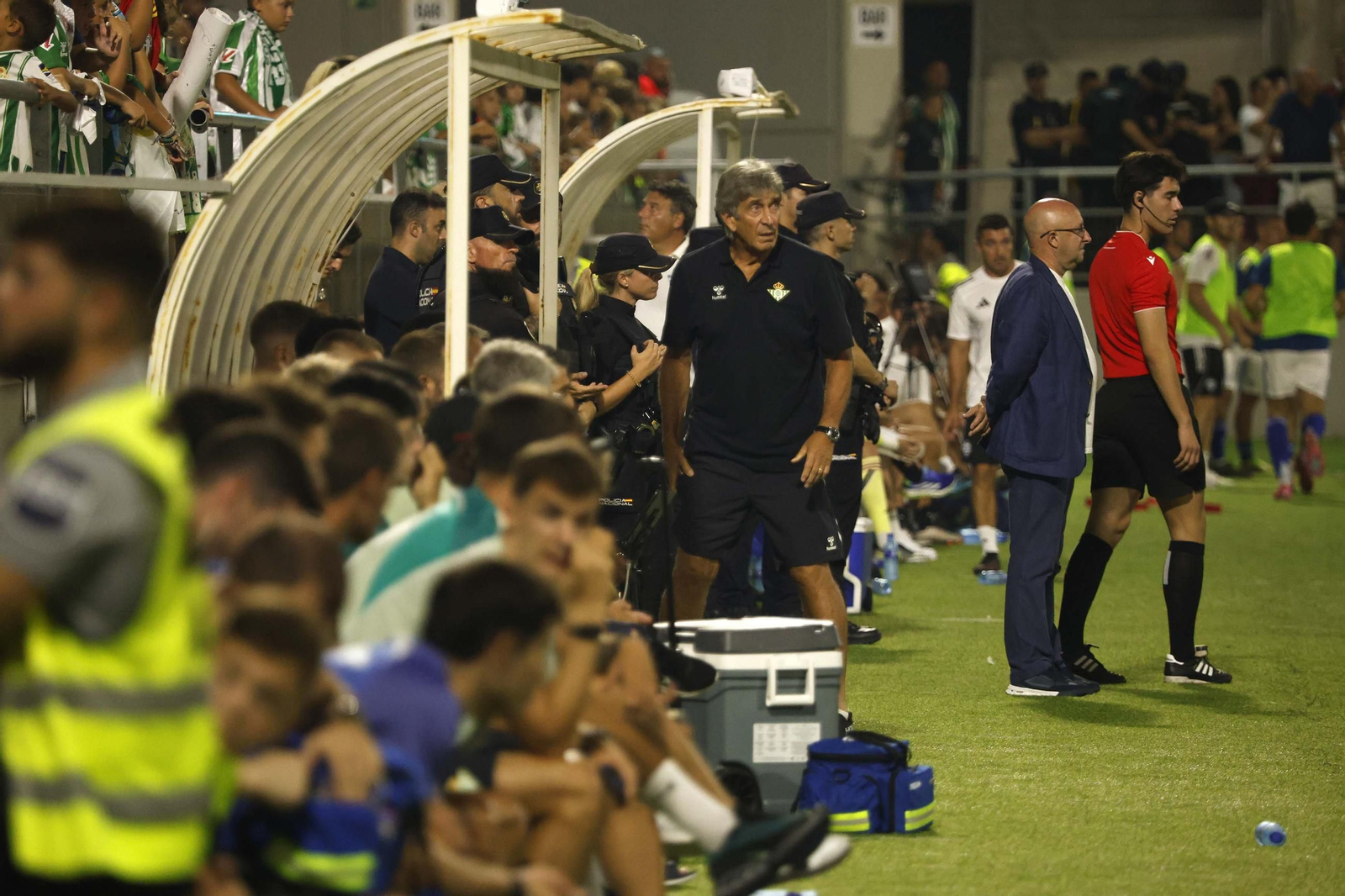 Las fotos del Betis-Como disputado en el Ciudad de La Línea (2-3)