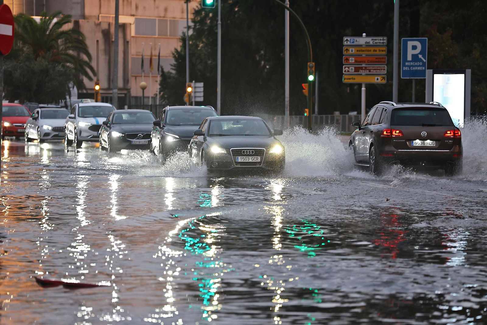 Imágenes del caos en Huelva por la borrasca Claudia con inundaciones, riadas y cortes de carreteras
