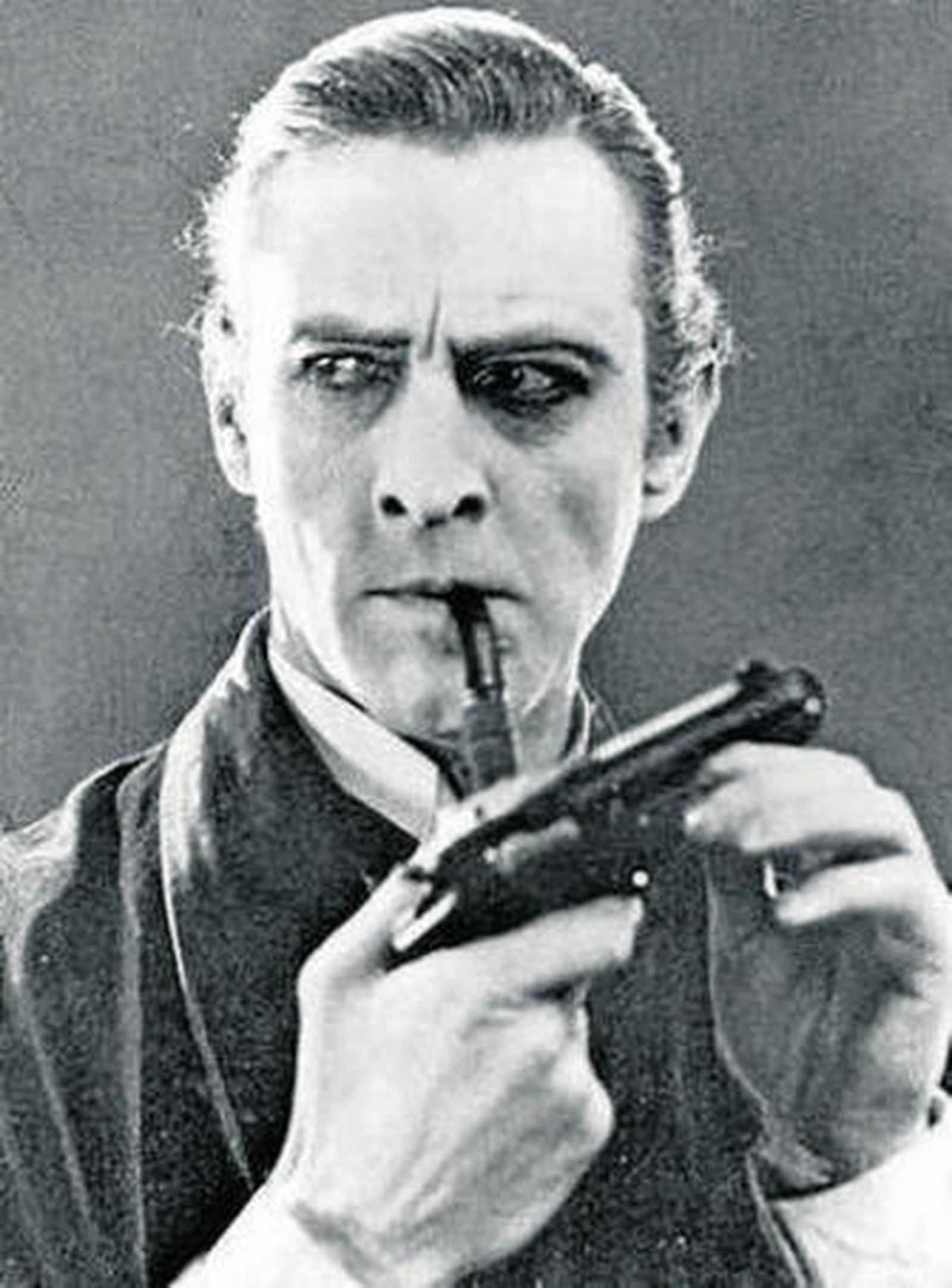 Holmes: diez caras para un detective