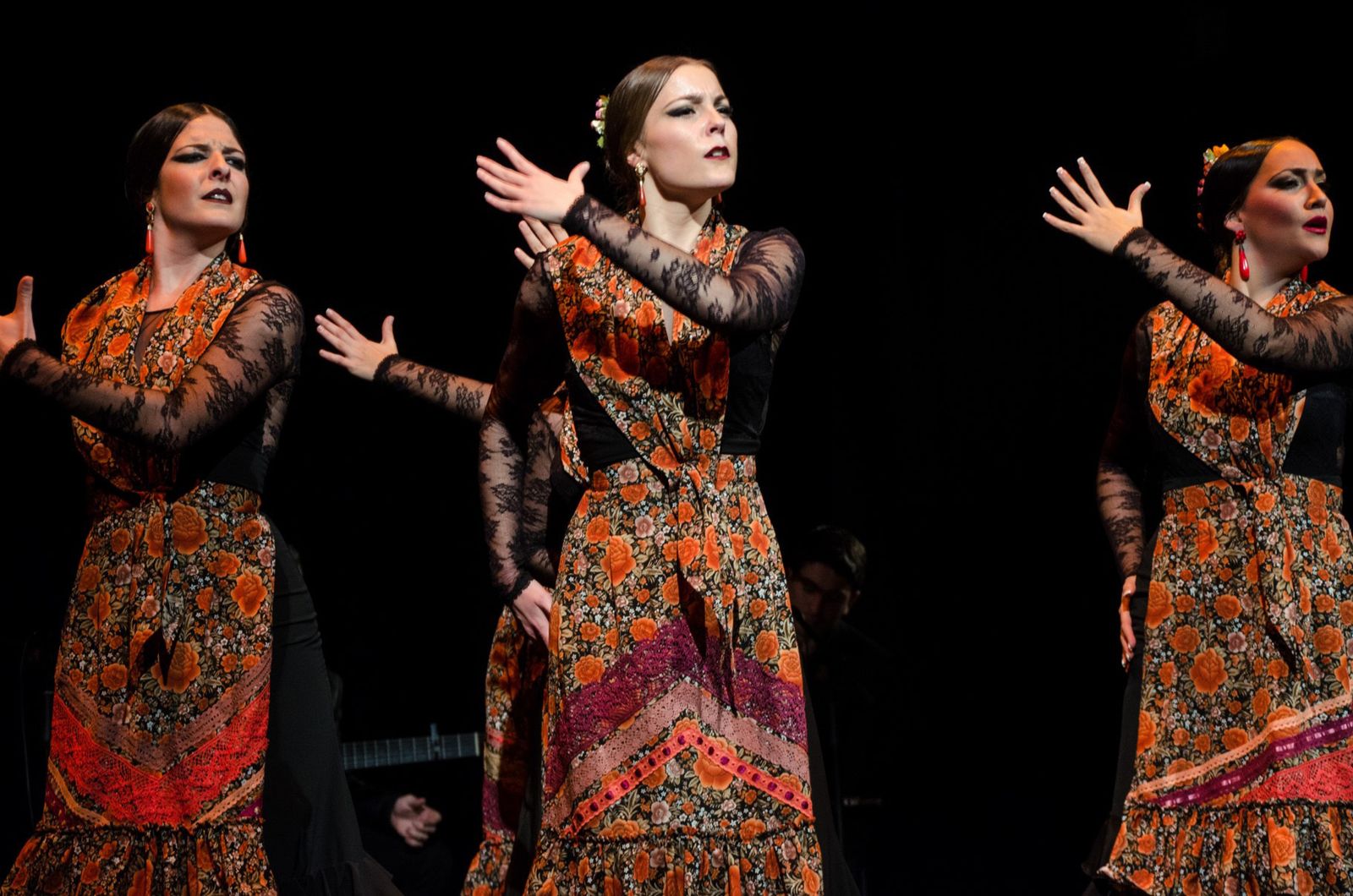 El espectáculo 'Retales flamencos' gustó mucho al publico que llenó el Teatro Apolo.