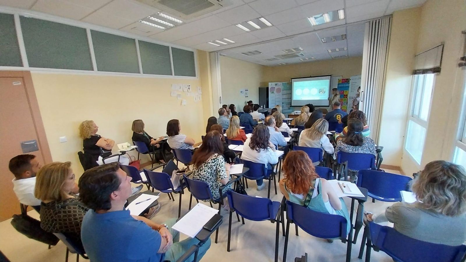 Las distintas mesas sectoriales que conforman el 'Grupo Motor' llevan a cabo la actualización de este plan.