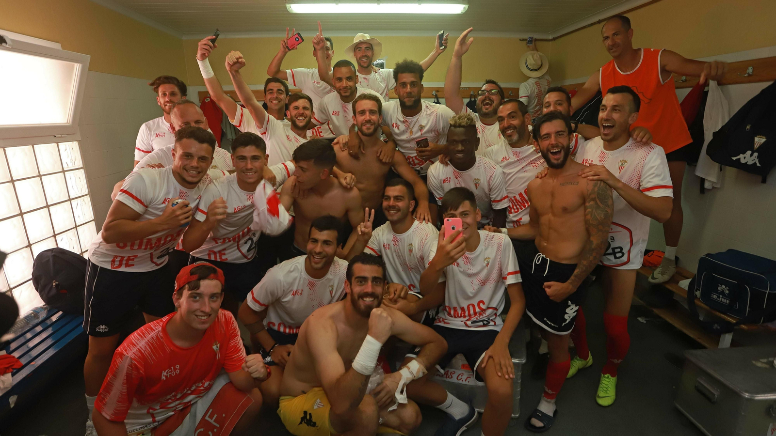 Las mejores fotos de la celebración del ascenso del Algeciras en Socuéllamos