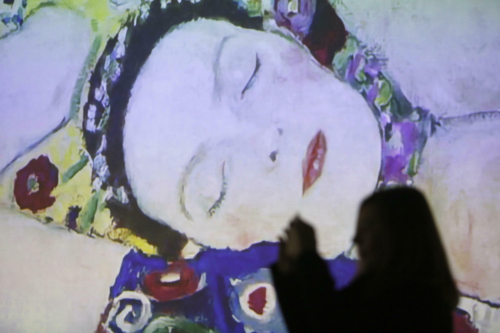 Fotos de la exposición 'El Oro de Klimt' en el Muelle Uno