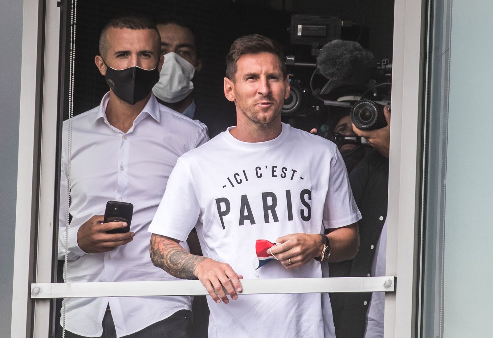 Galería: Messi, de la seriedad en Barcelona a la euforia en París