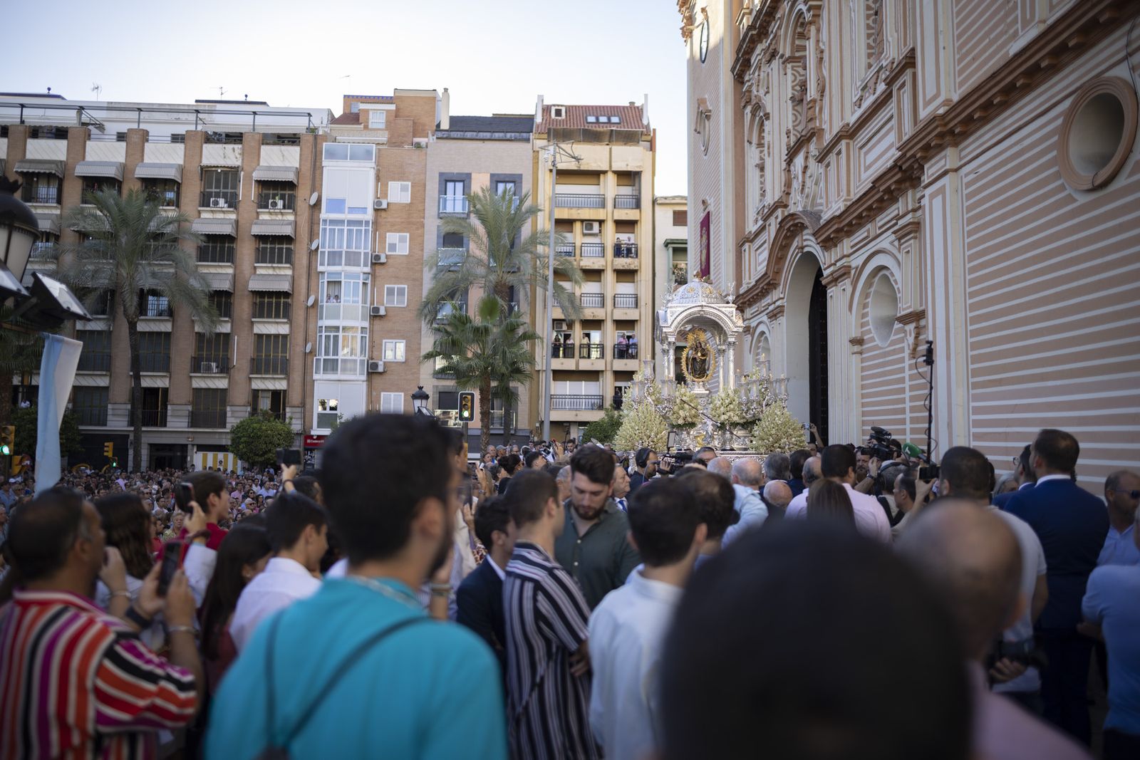 Imágenes de la salida de la Virgen de la Cinta desde la Catedral hacia el Santuario