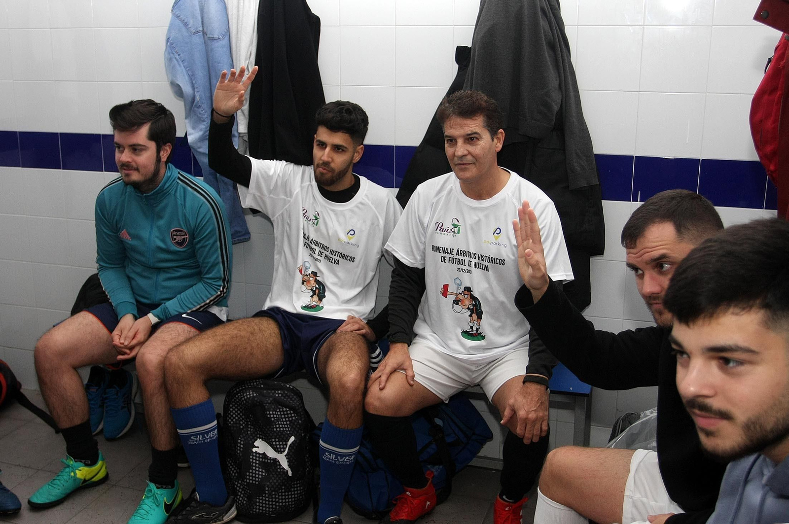 Imágenes del partido homenaje a los árbitros históricos de fútbol de Huelva