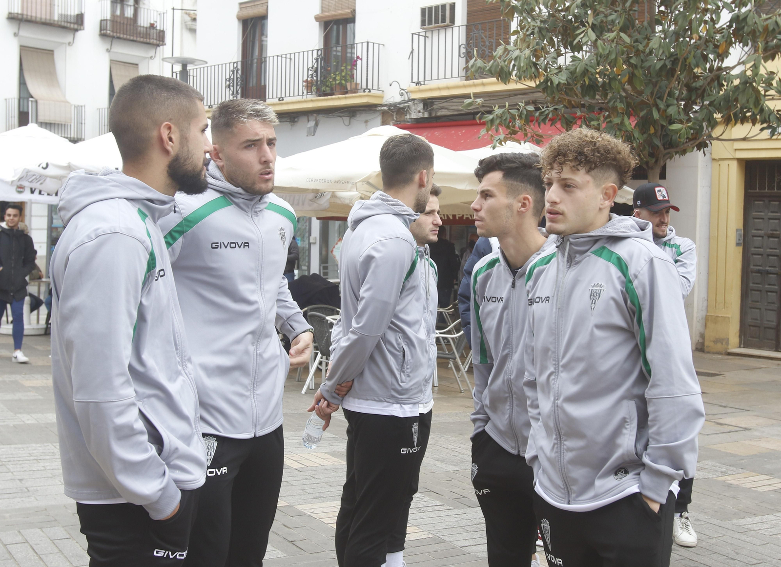 La recepción del Ayuntamiento al Córdoba CF por su ascenso a Primera RFEF, en imágenes
