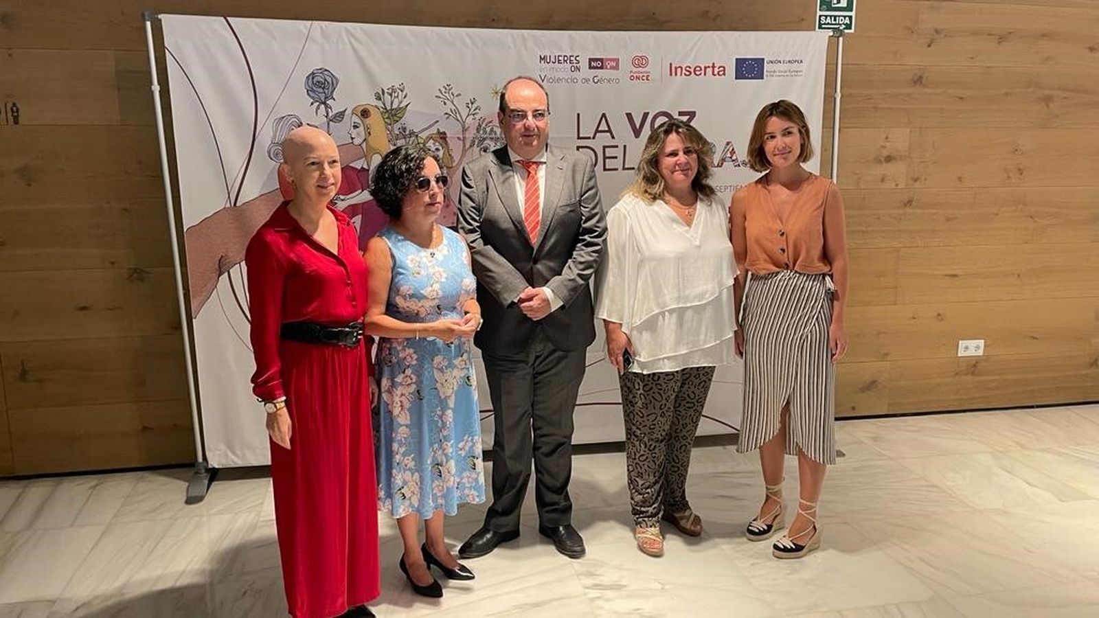 Responsables de la Fundación ONCE y el Instituto Andaluz de la Mujer estuvieron en el acto.