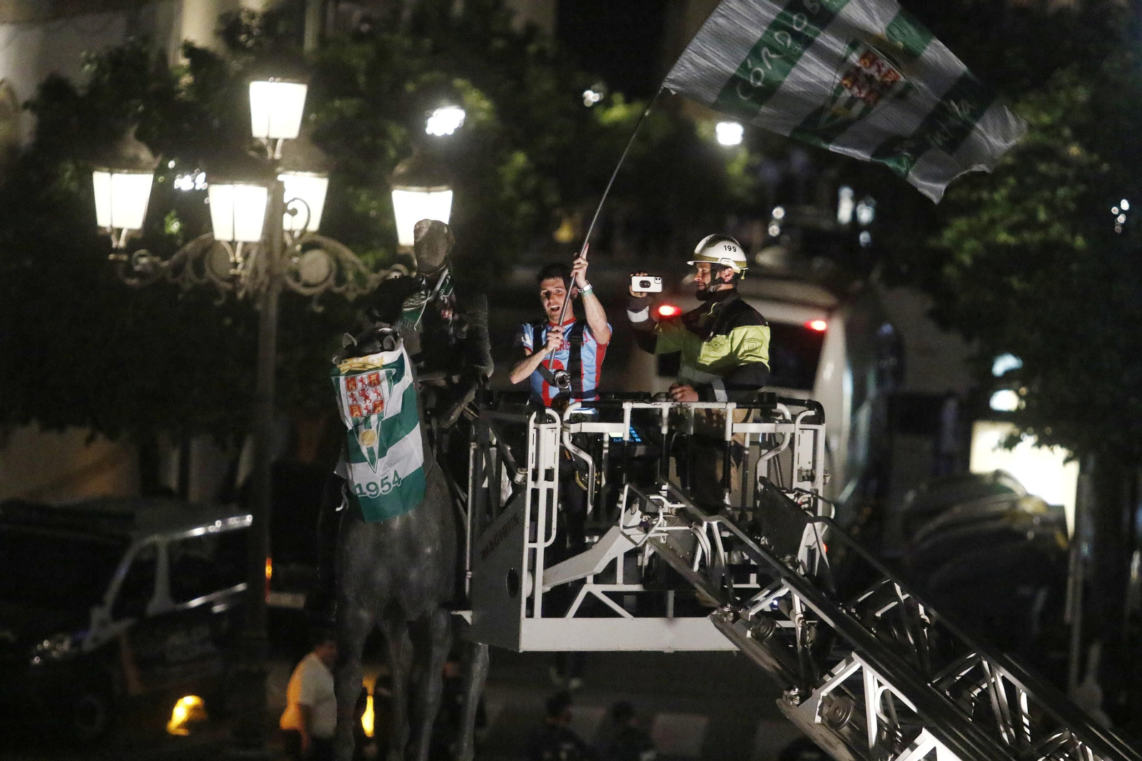 La celebración del ascenso del Córdoba CF en Las Tendillas, en imágenes