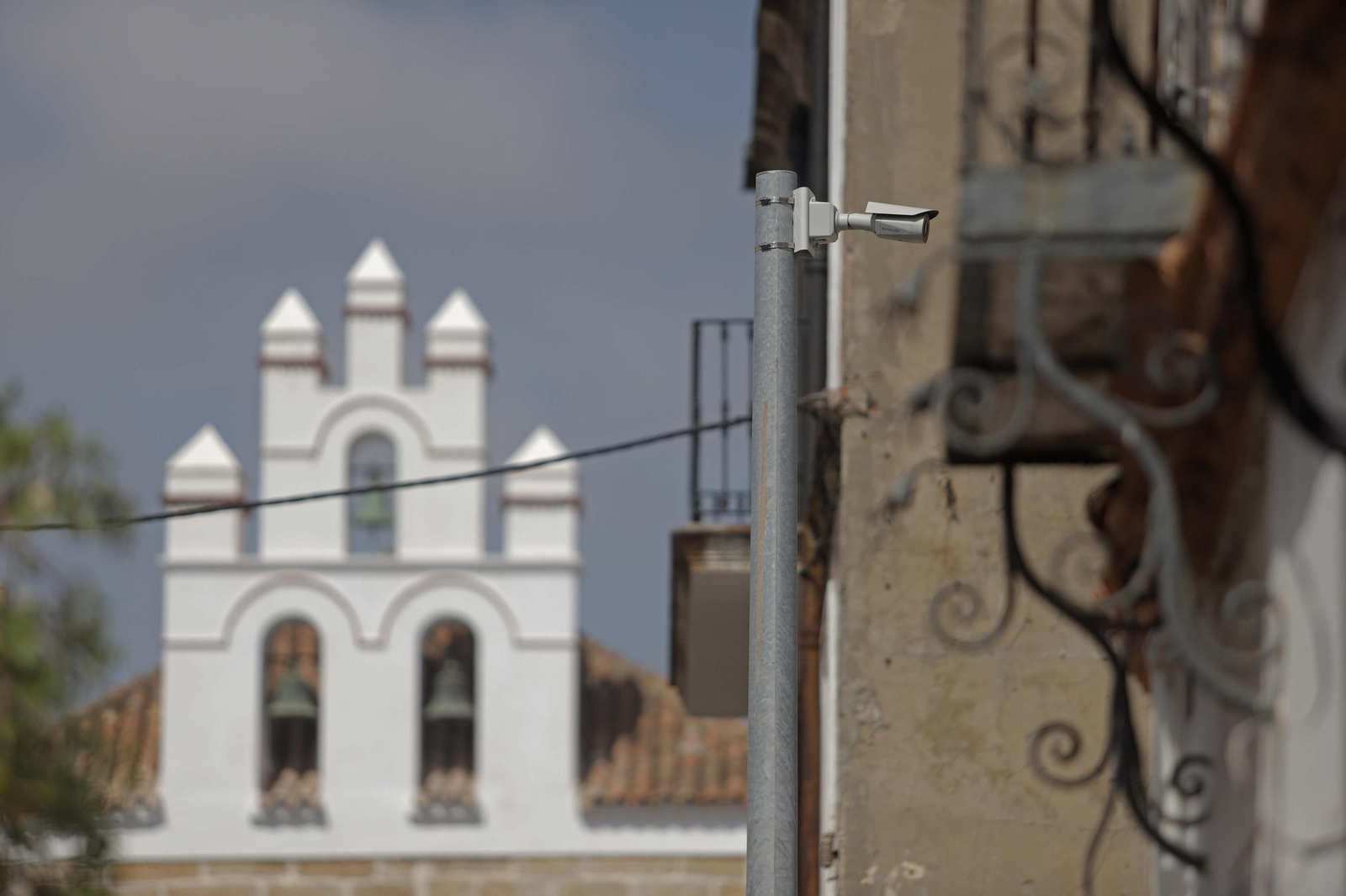 Una cámara de vigilancia en el barrio de La Caridad de Algeciras.