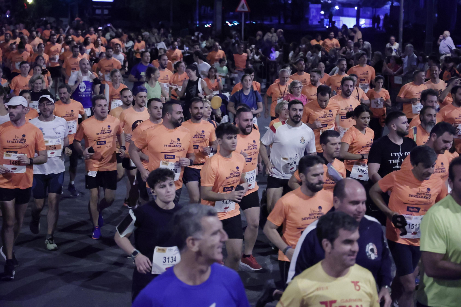 Búscate en la Carrera Nocturna de Sevilla (3)