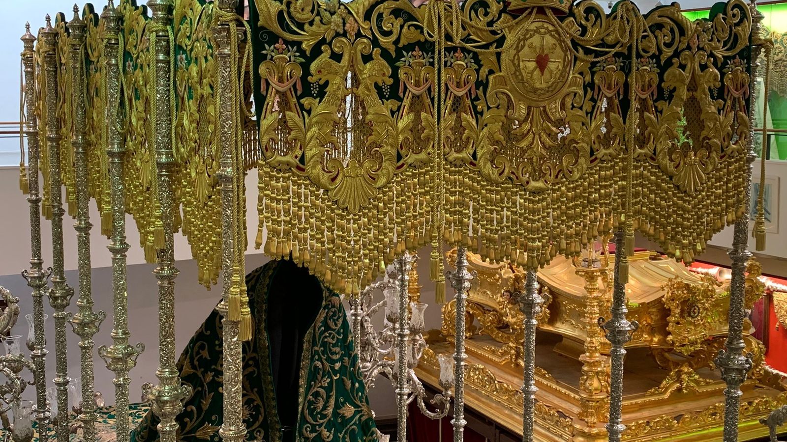 Nuevo palio de Nuestra Señora de Gracia y Esperanza.