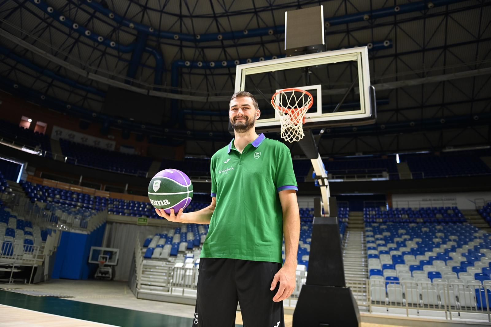 Las fotos de la presentación de David Kravish con el Unicaja