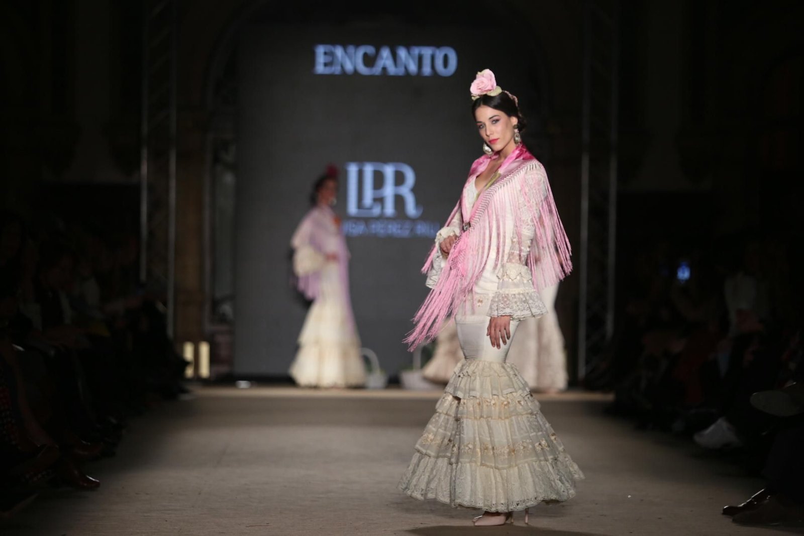 El traje de flamenca blanco y sus versiones más bonitas de esta temporada