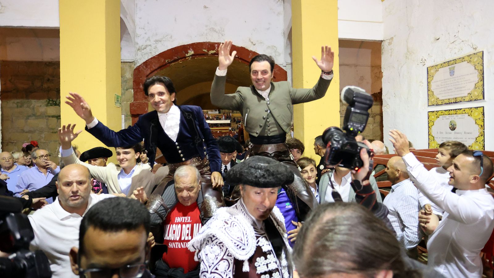 Andy Cartagena, Diego Ventura y Lea Vicens en la corrida de rejones de la Feria de Jerez 2024