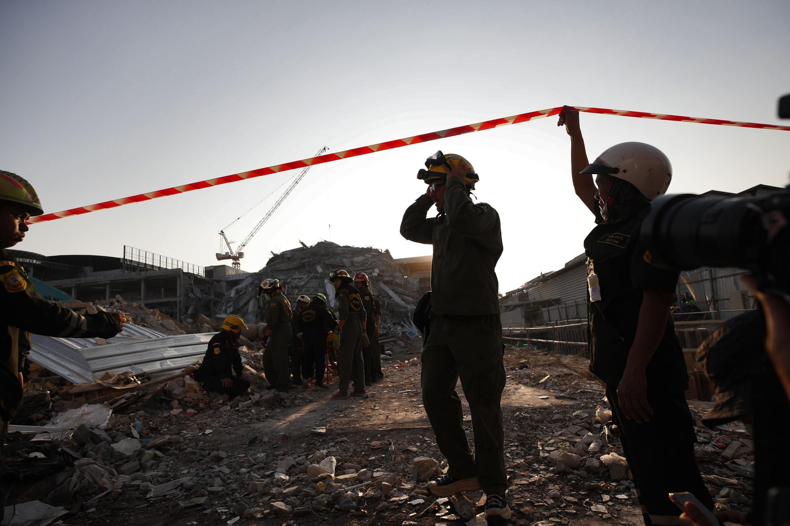 Las imágenes más impactantes del terremoto que ha sacudido Bangkok
