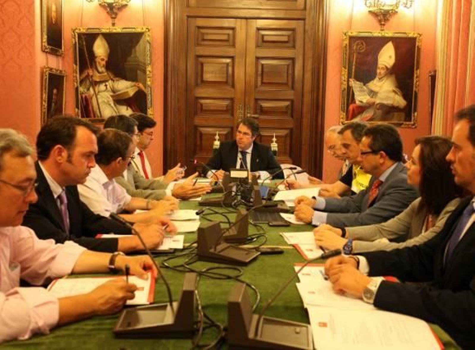 Sevilla acogerá en agosto el crucero de lujo más grande de la historia del Puerto