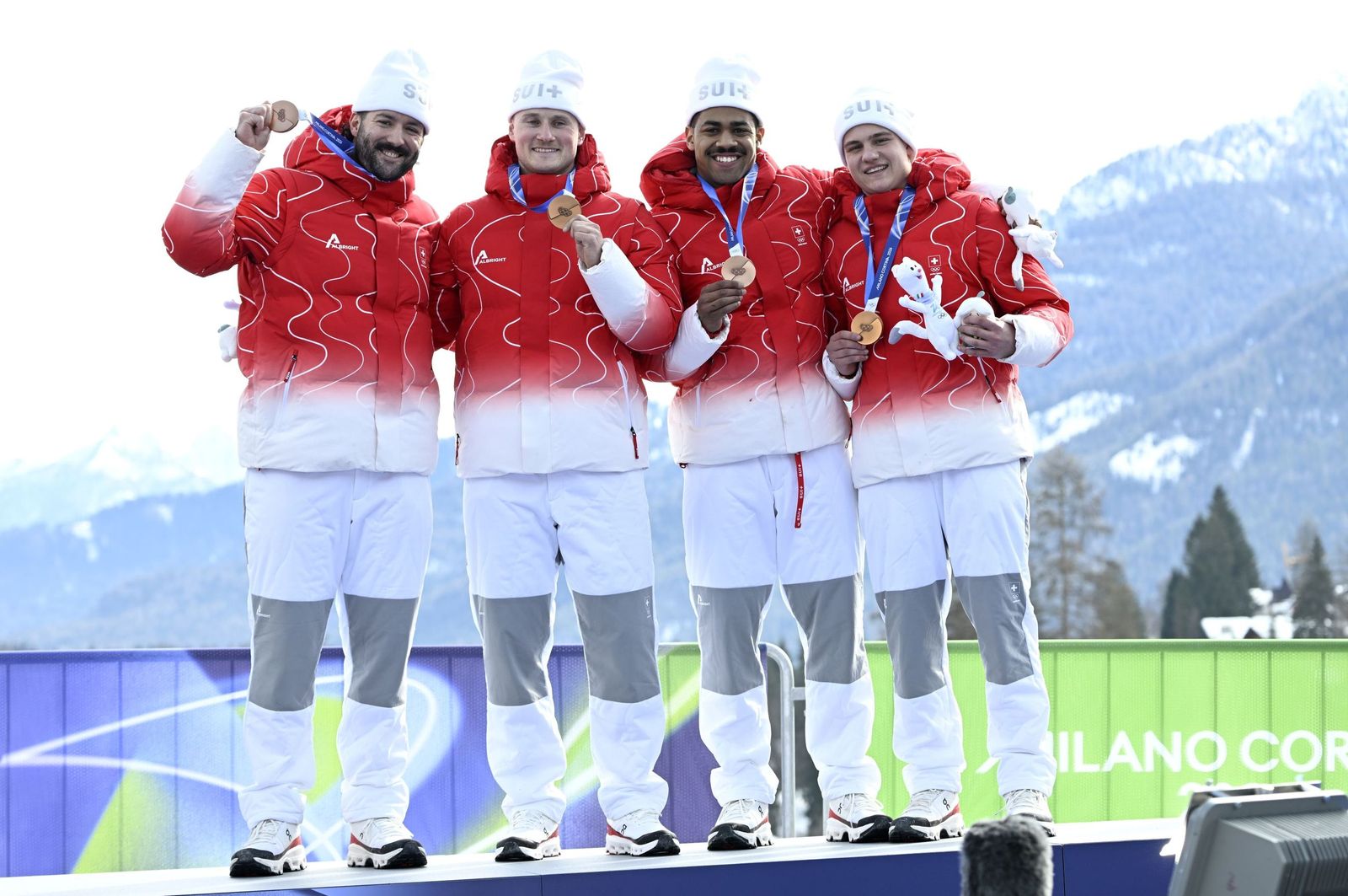 Las mejores fotos de los Juegos Olímpicos de invierno Milán Cortina d'Ampezzo 2026 | Ceremonia de clausura y jornada 17 y última