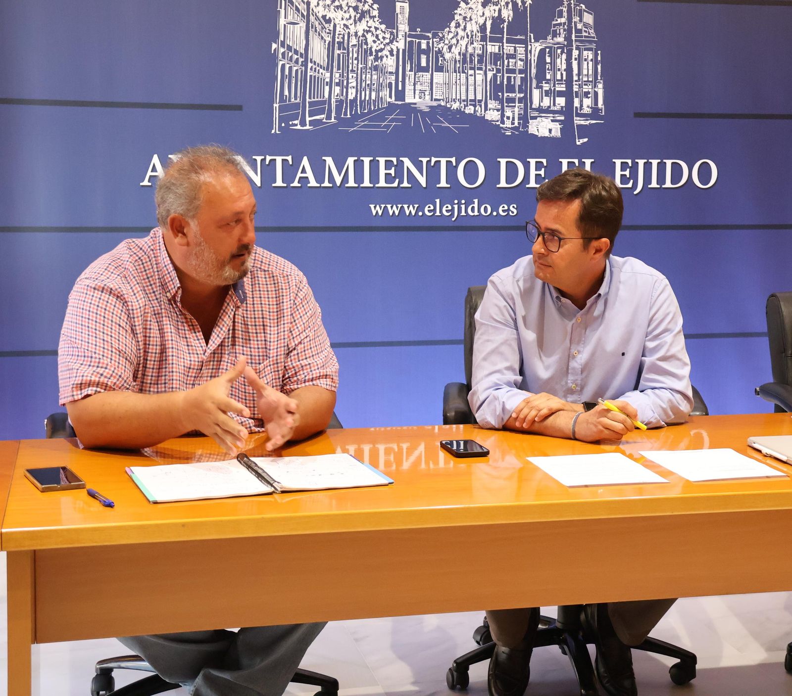 El alcalde Francisco Góngora y el edil de Hacienda y Contratación José Francisco Rivera.