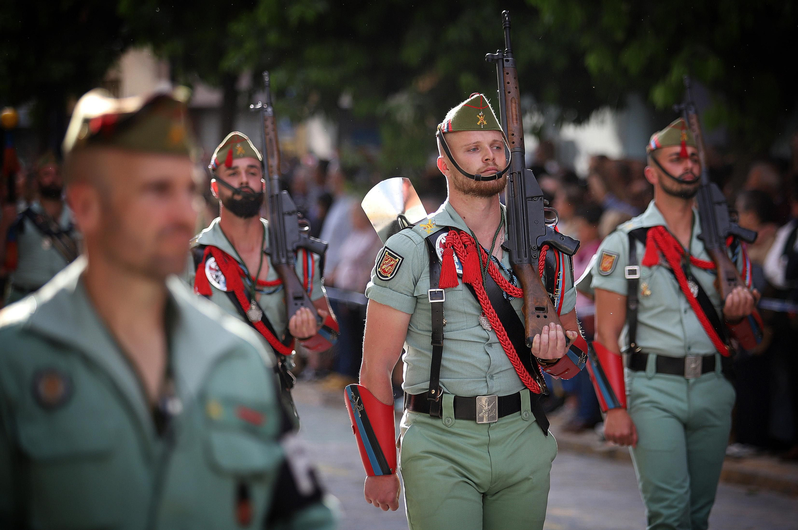 Sábado de Pasión: Imágenes de La Legión con el Cristo de la Vera+Cruz