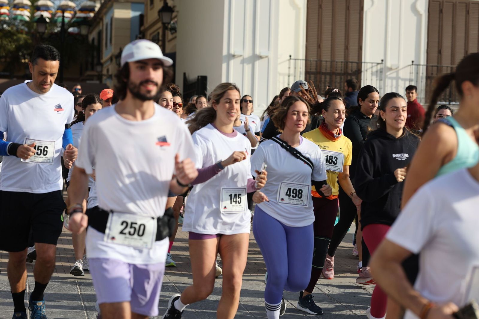 La Carrera Solidaria por el Día de la Mujer McArthurGlen, en fotos