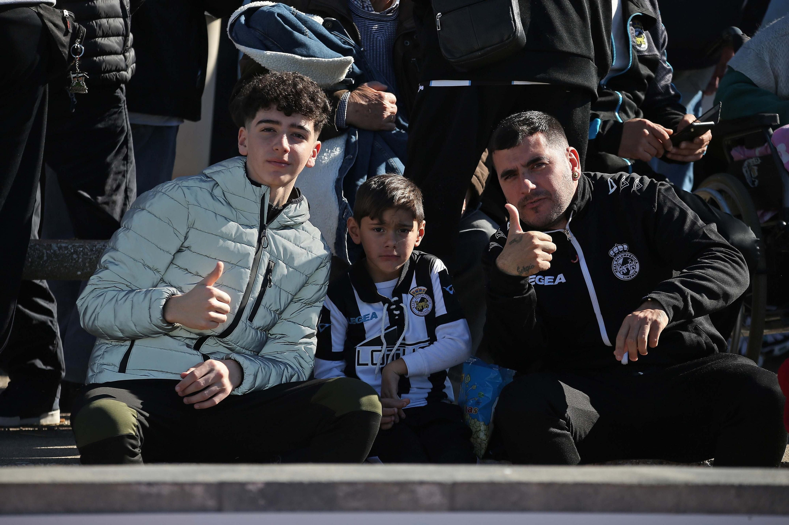 Fotos de la afición en el Municipal durante el Balona - Pontevedra