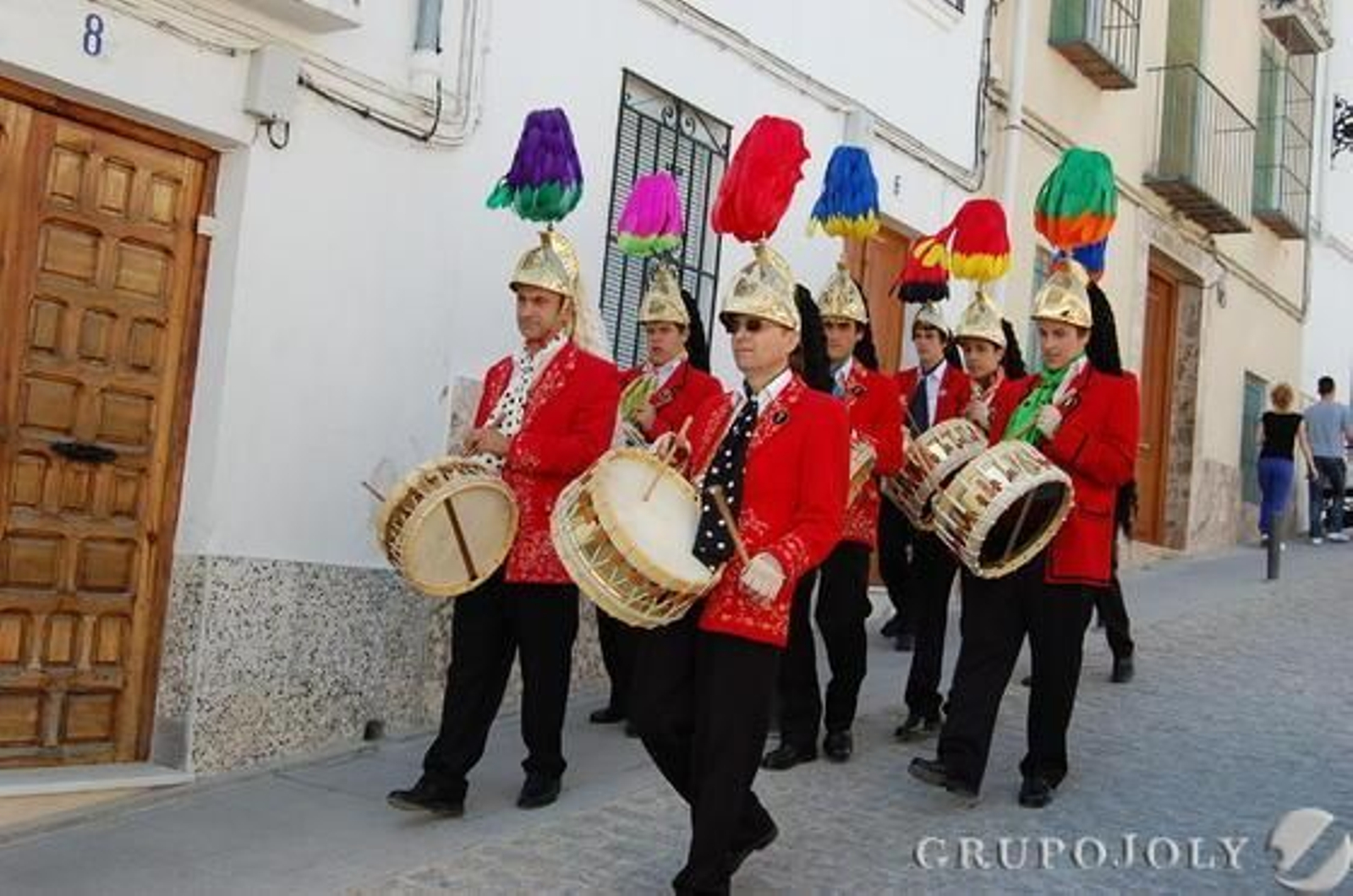 Los redobles judíos despiertan Baena