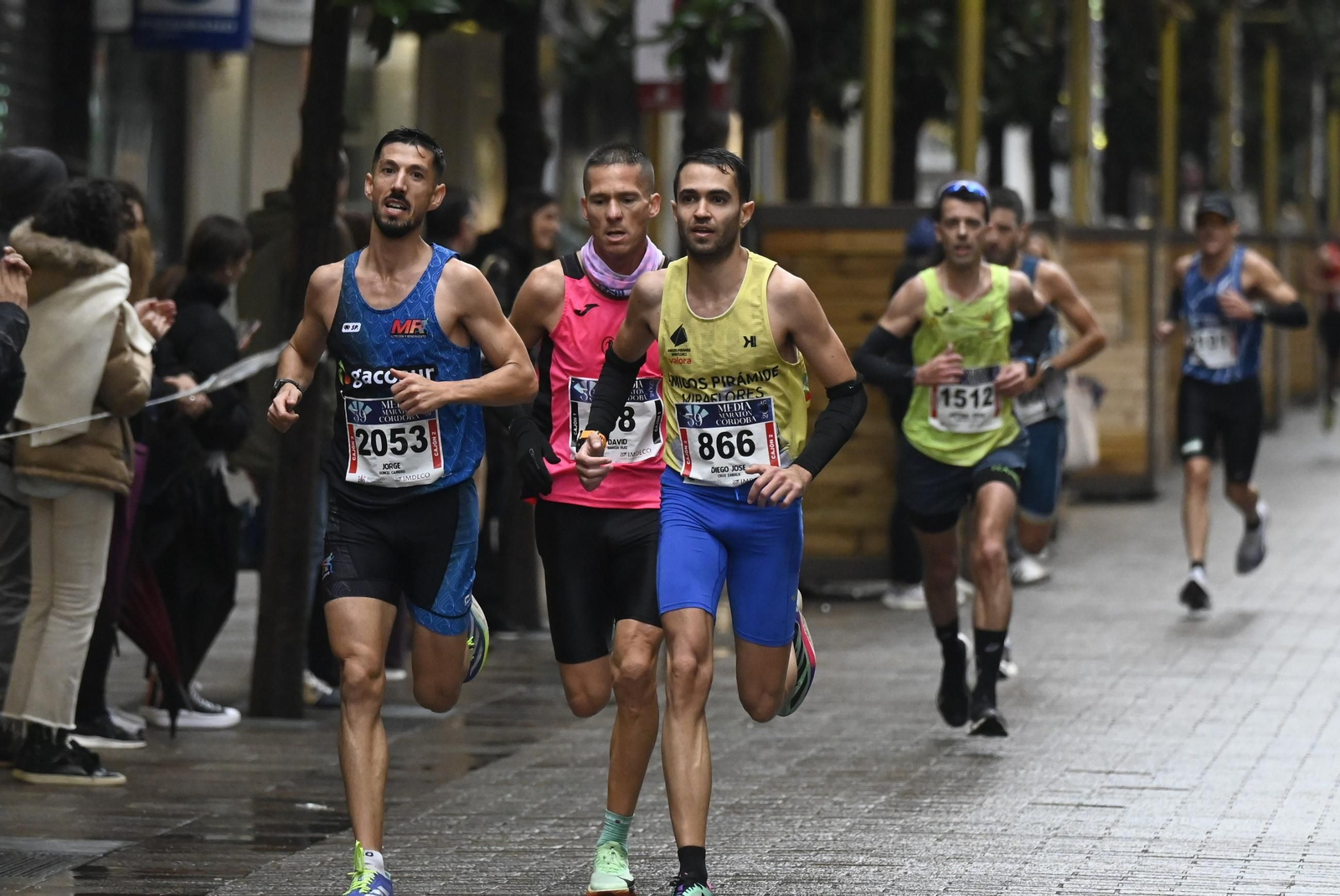 El paso de la Media Maratón de Córdoba 2025 por el centro de la ciudad