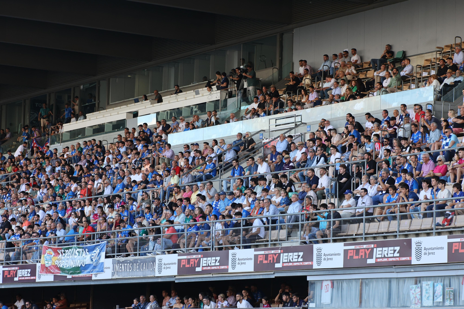 Búscate en el partido entre el Xerez DFC y Ceuta B en Chapín