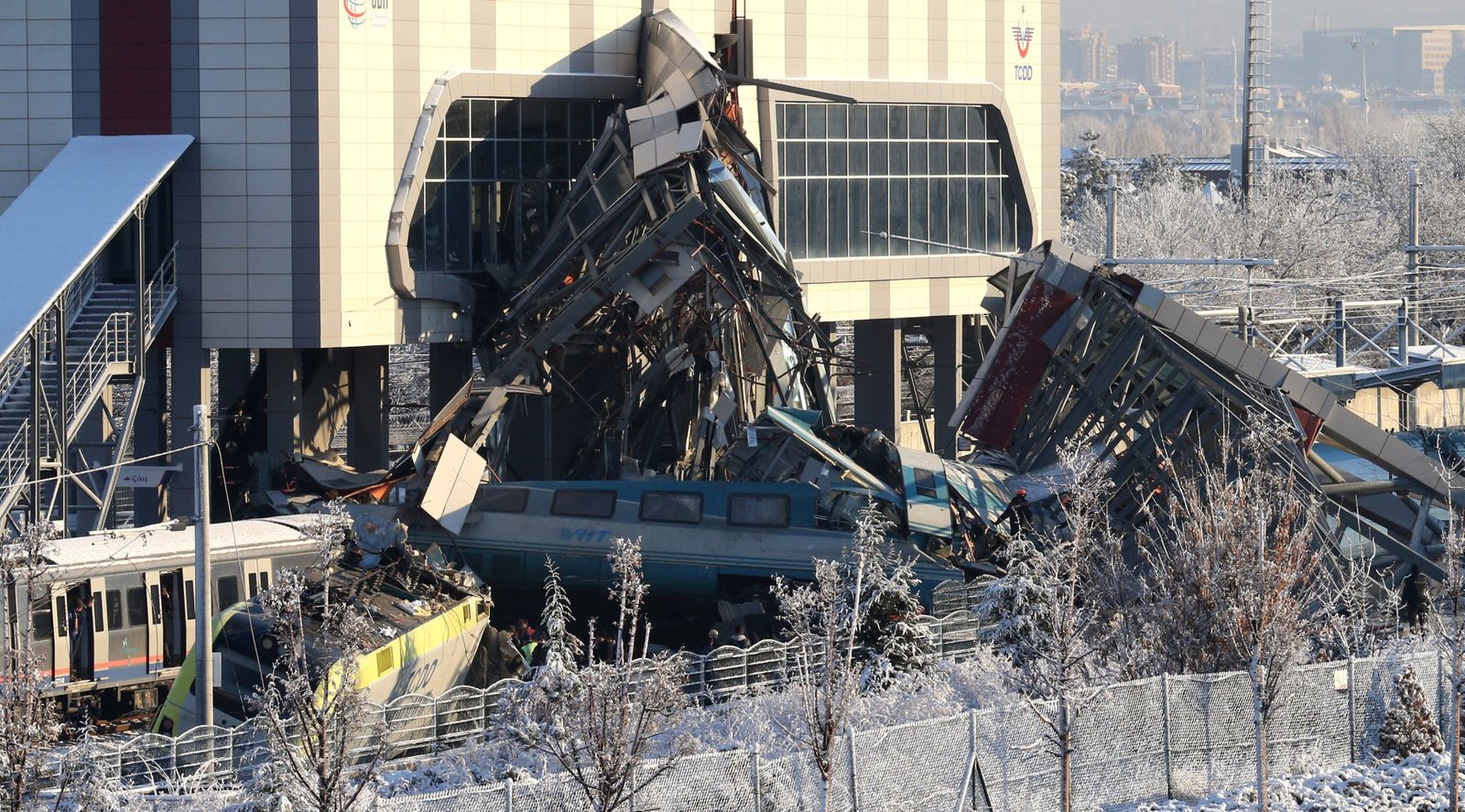 Las imágenes del accidente ferroviario de Ankara
