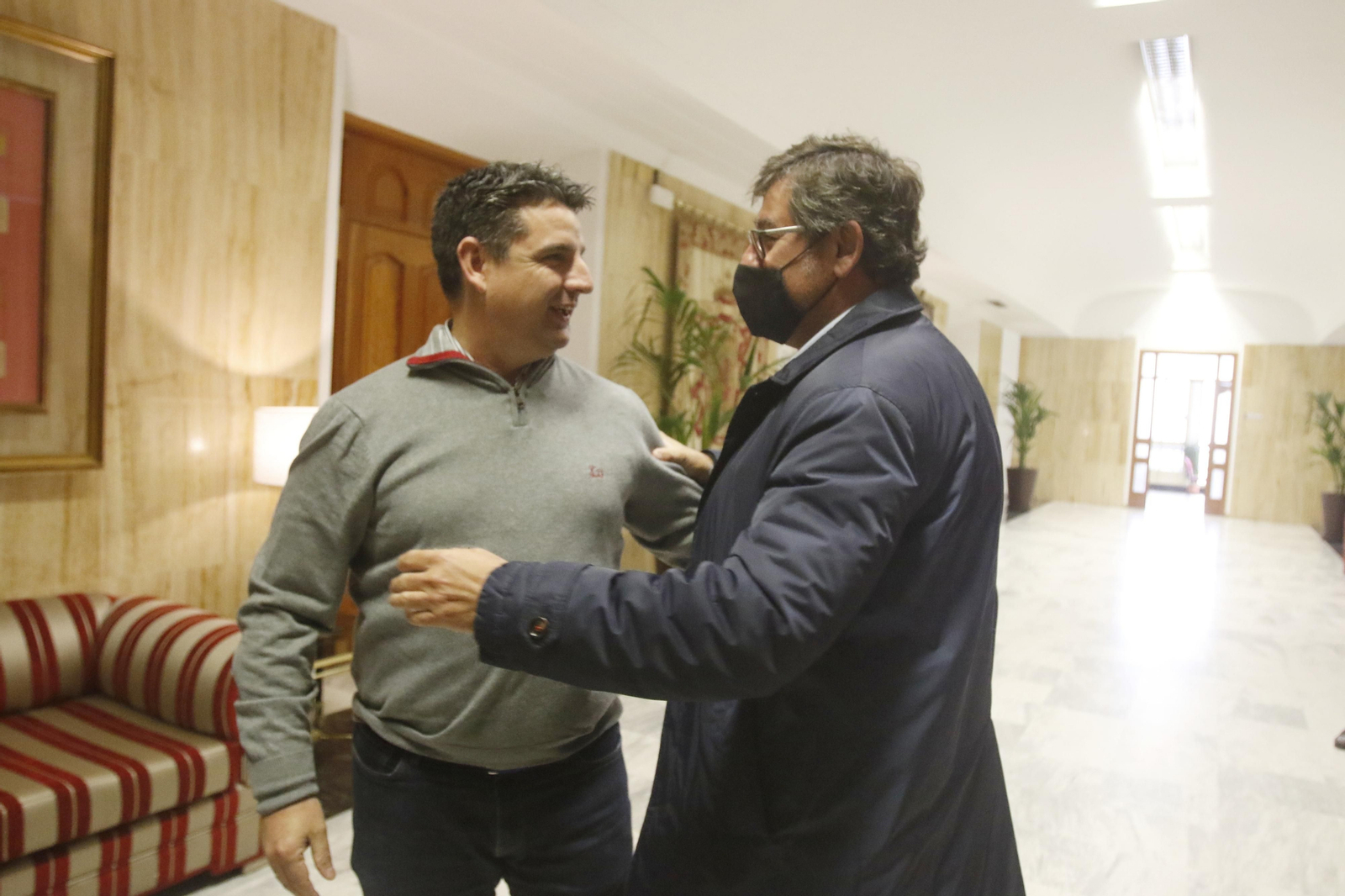 La recepción del Ayuntamiento al Córdoba CF por su ascenso a Primera RFEF, en imágenes