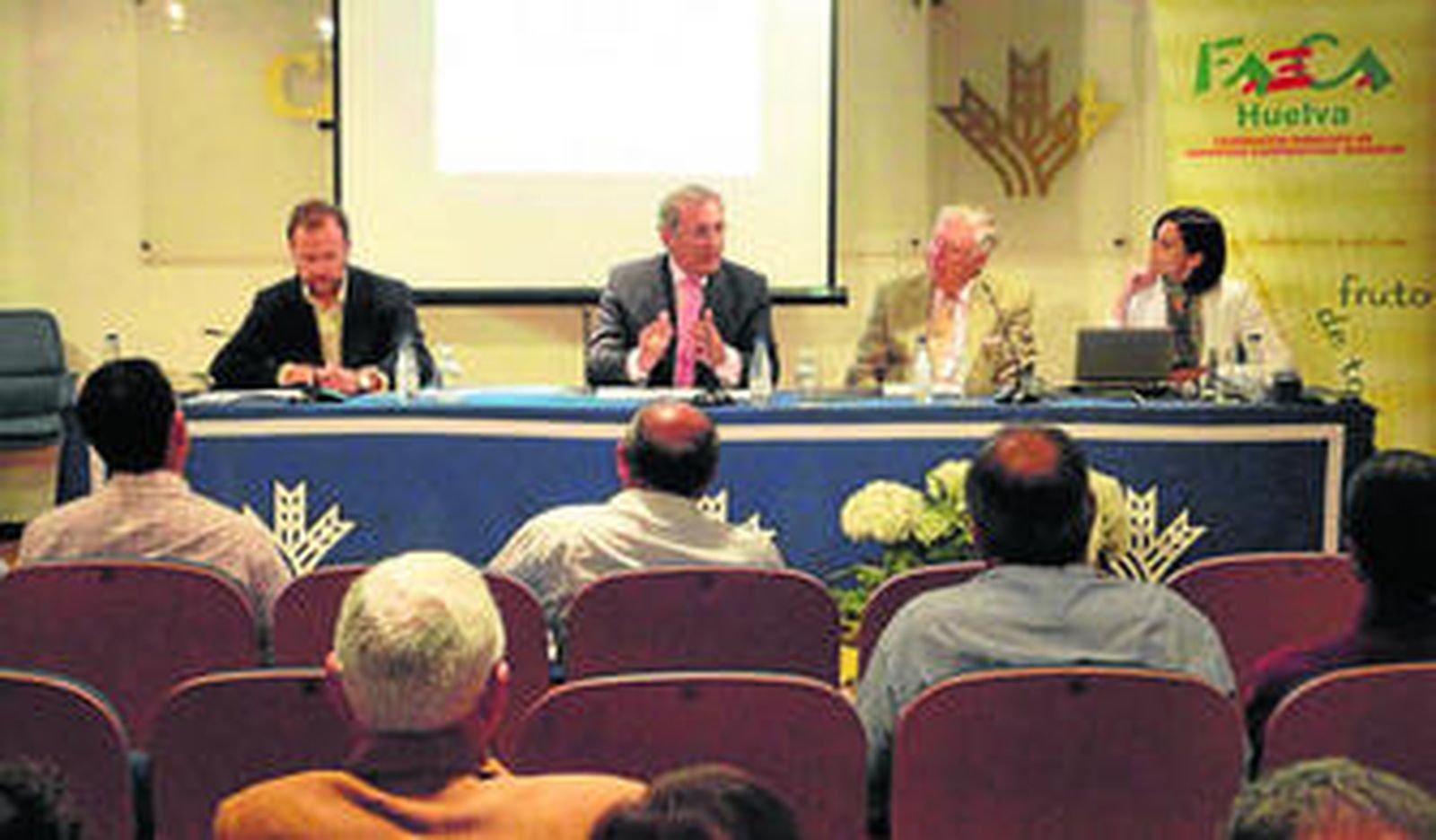 De izquierda a derecha, García-Palacios Álvarez; Francisco Contreras, José Luis García Palacios y N. Aguilera.