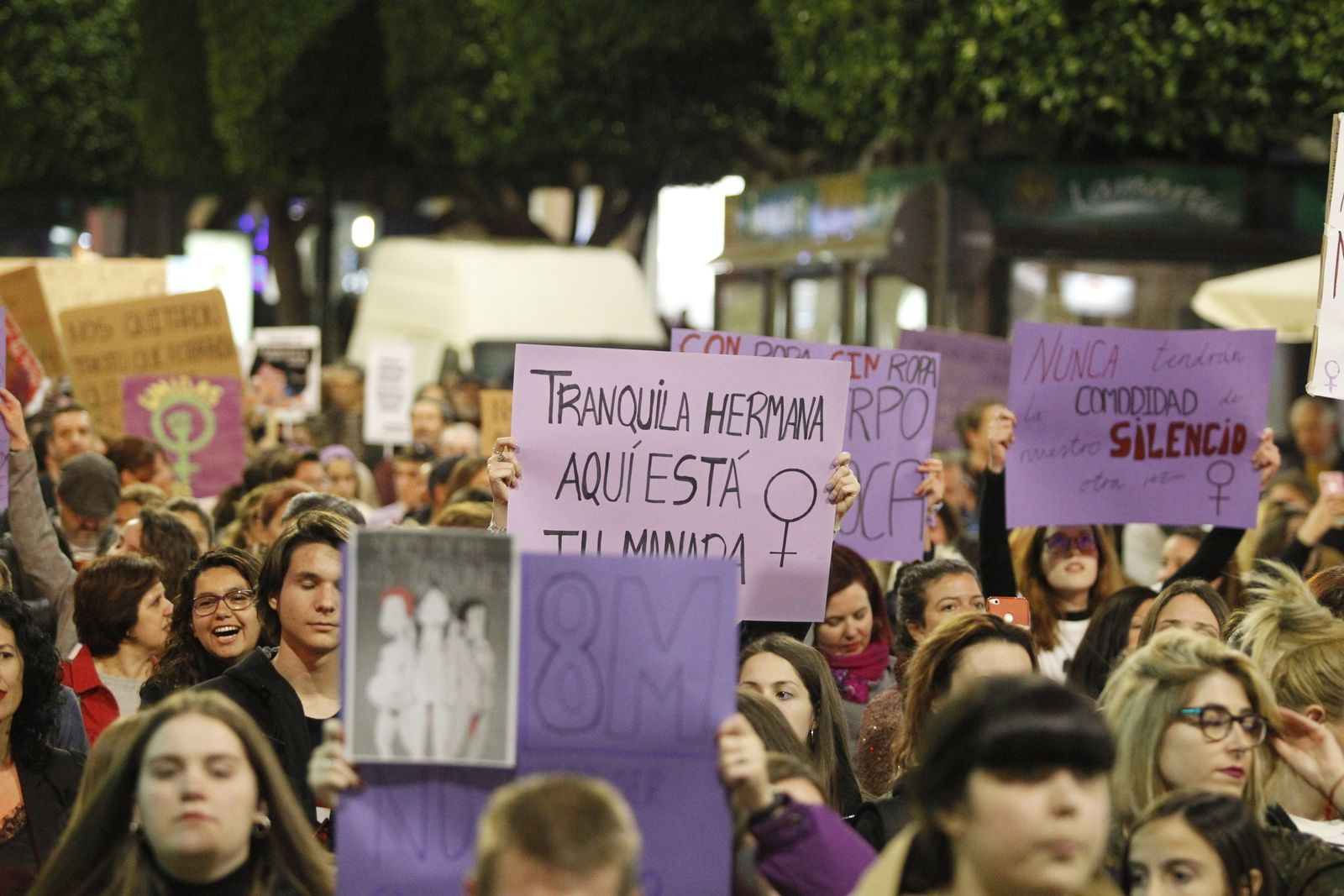 Fotogalería manifestación Día Internacional de la Mujer en Almería